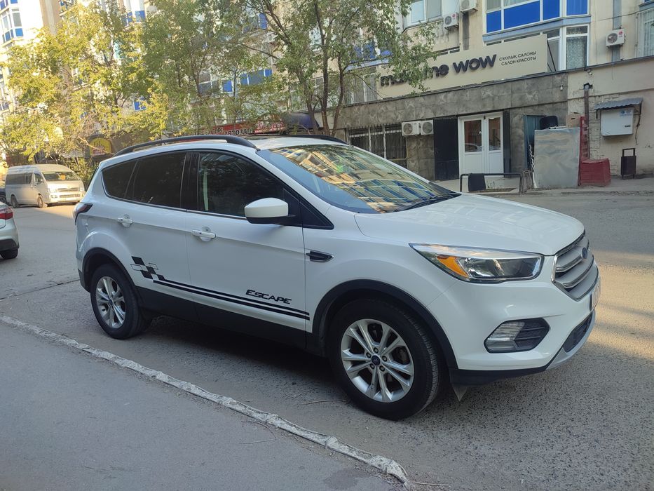 Форд ескейп. 2018