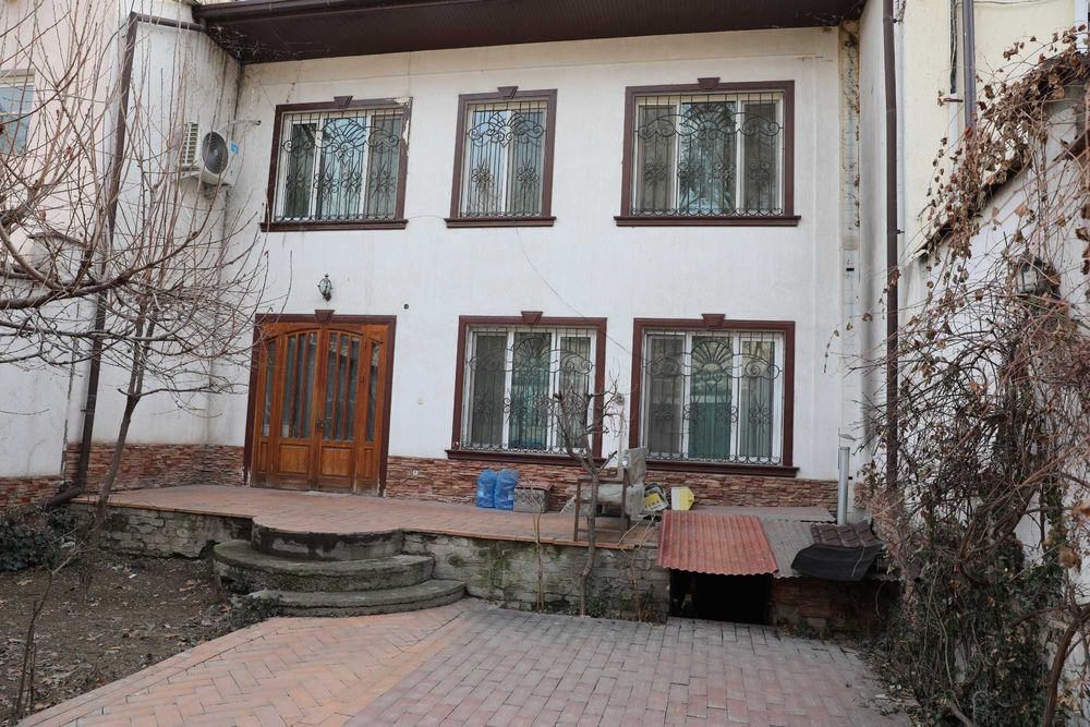 Тошкент ш Юнусобод т Ц-5 даҳасида 2,3 сотихли ховли уй сотилади.