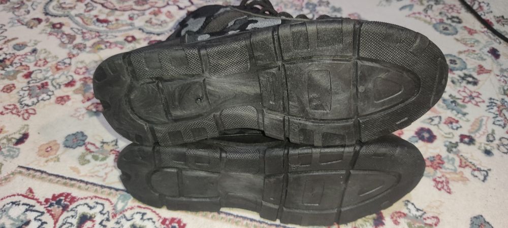 Кроссовки  новые