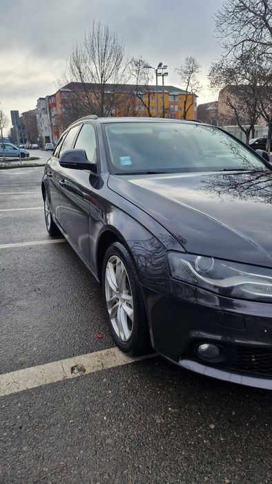 Vând Audi A4 B8 Avant 2.0 TDI