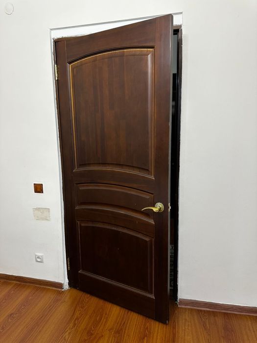 Продам двери (масив)