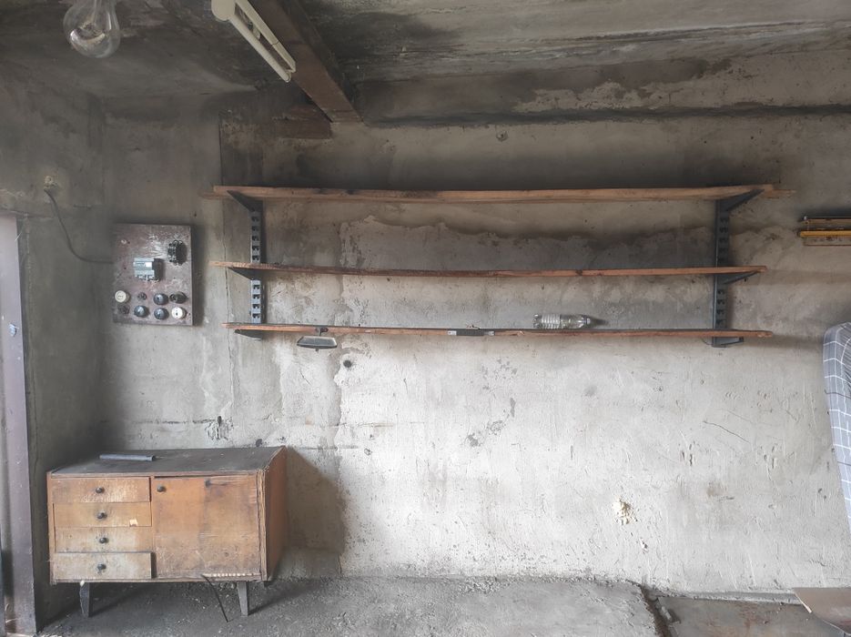 Продам гараж  13 общество 2 пост