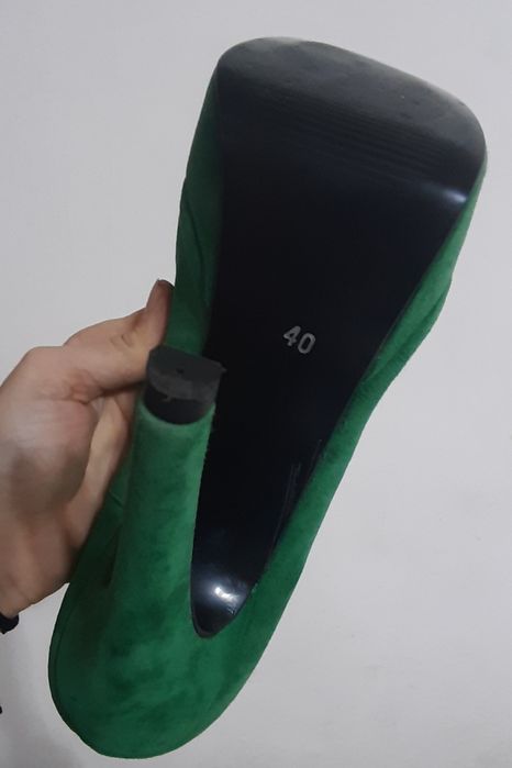 Pantofi din piele intoarsa verzi