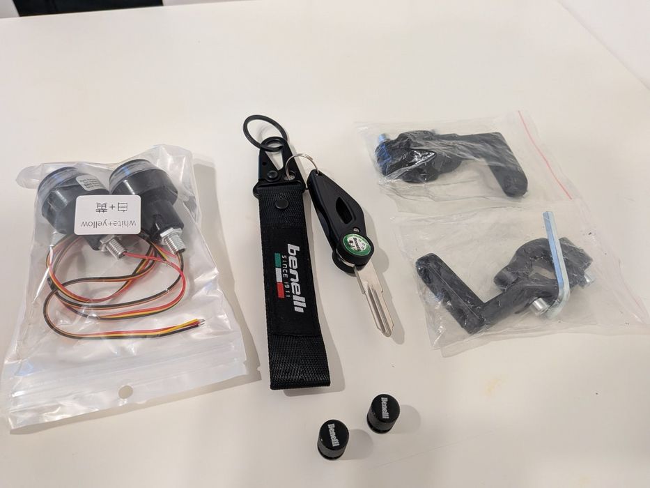Accesorii Benelli cheie blanc