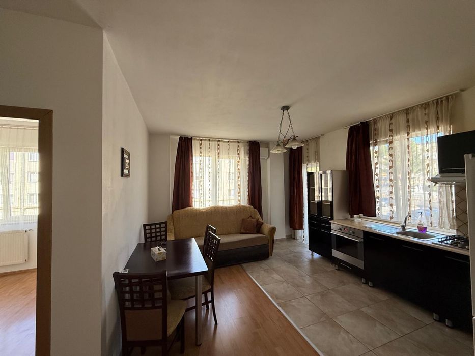 Inchiriez apartament cu 3 camere