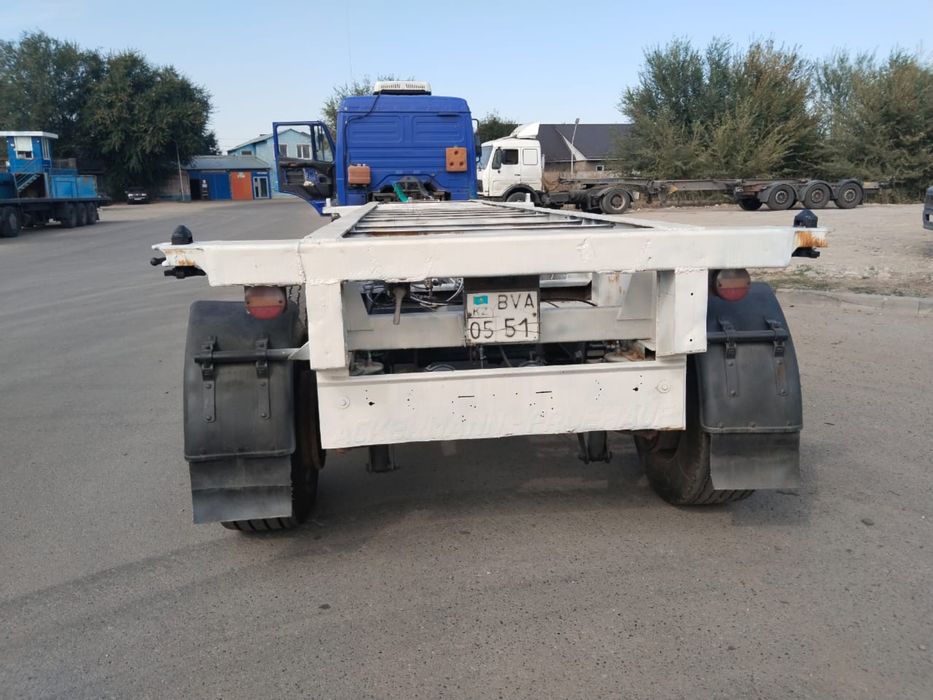 Полуприцеп Контейнеровоз