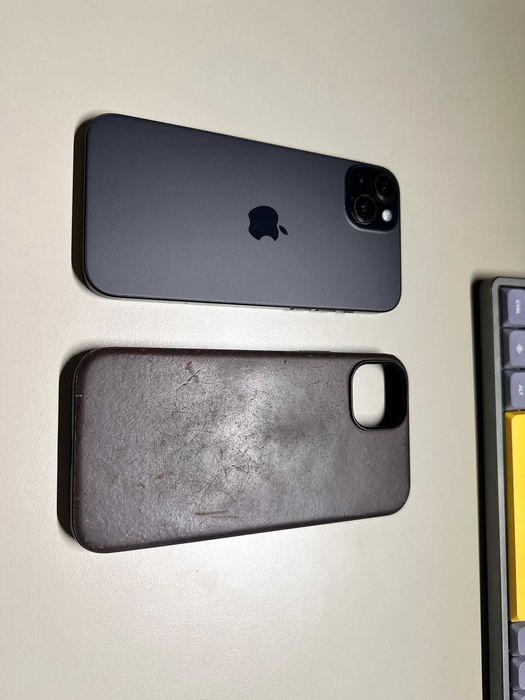 Smartphone Apple Iphone 15 Plus 128GB Black + Husa Nomad din piele