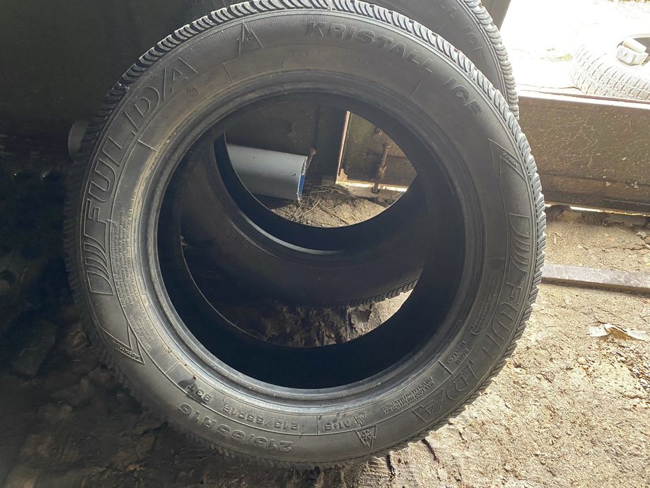 Продам резину 2 штуки, 215/55/16