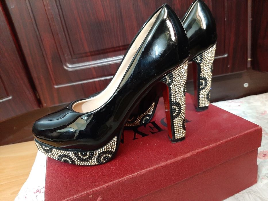 Женский Туфли размер 36.