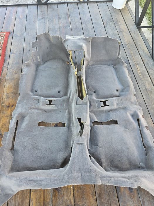 Ковролон Ауди 100 А6 С4 Хорошее состояние.
