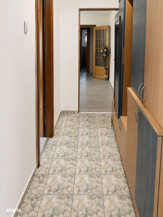 Apartament spatios 3 camere, 64 mp utili, etaj 4 - Zona Complexului