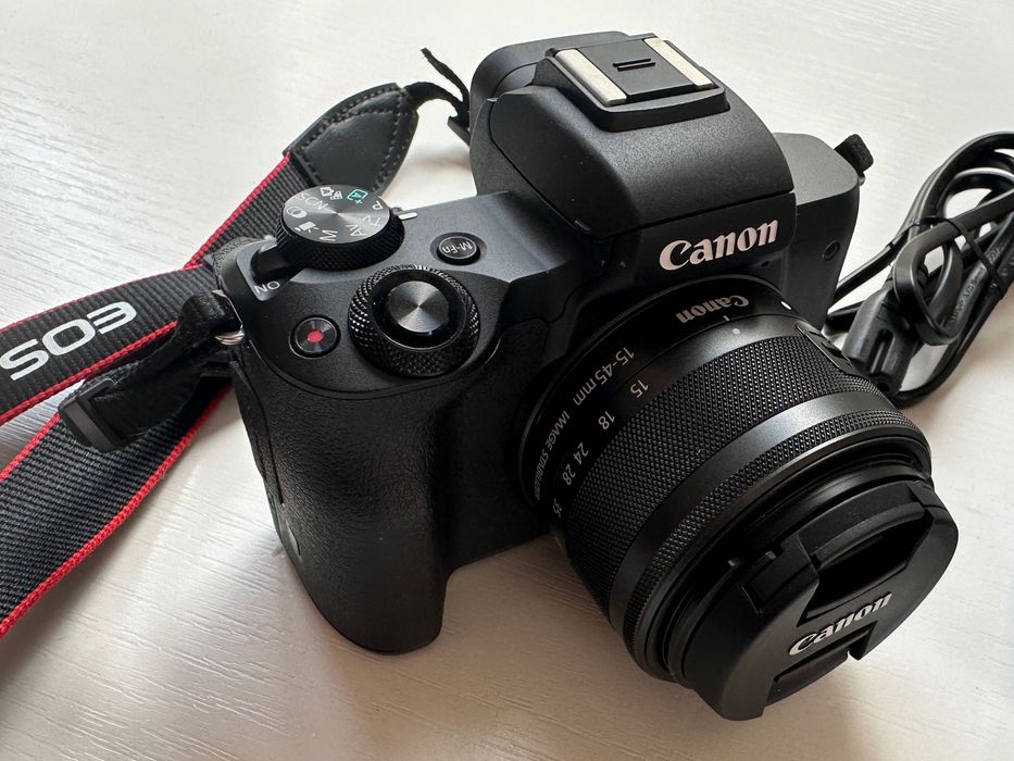 Фотоапарат Canon EOS M50 + Canon EF-M 15-45mm IS STM – като нов