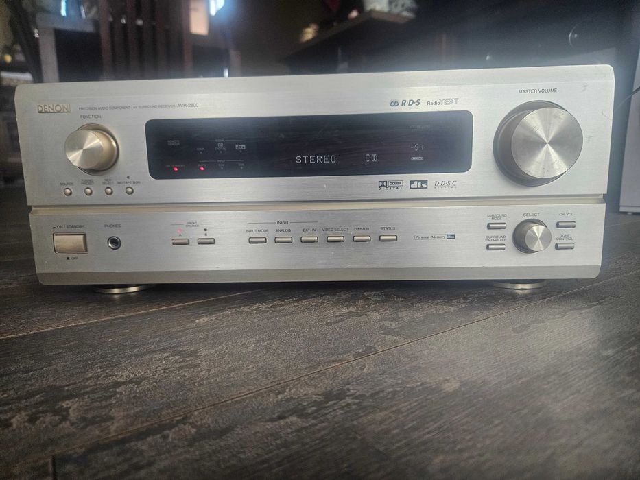 Продавам ресивър Denon AVR-2800 Dolby Digital DTS 5.1 Surround AV