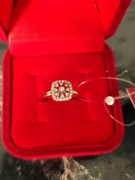 Новое золотое кольцо размер 16,5