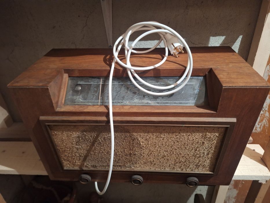 Vând radio vechi Telefunken Super 175 vk