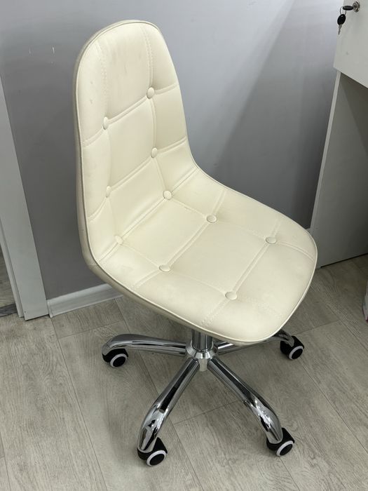 Кресло/стул на колёсиках