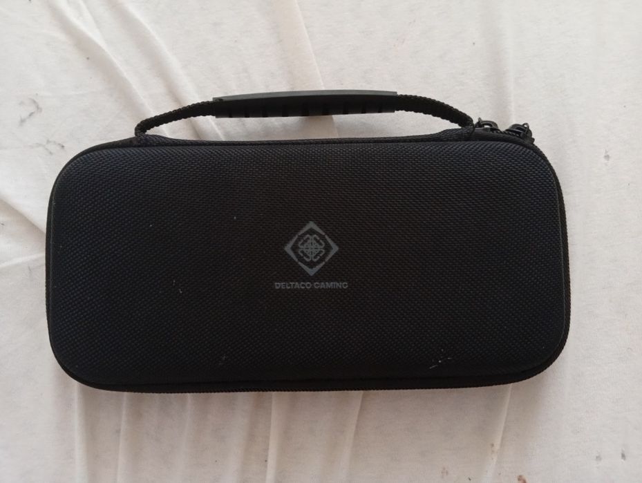 Vând Nintendo Switch Lite impecabil + 5 Jocuri + Accesorii.Fac și schimburi