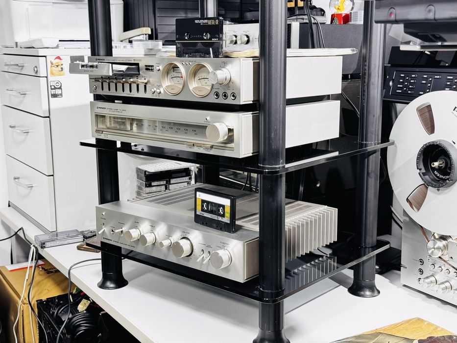 Linie PIONEER seria 3000 cu Rack audio,amplificator,deck,tuner,pick-up