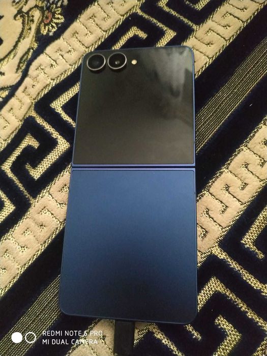 Samsung Galaxy Z Flip 7