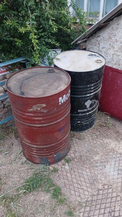 200 litrli bochkalar