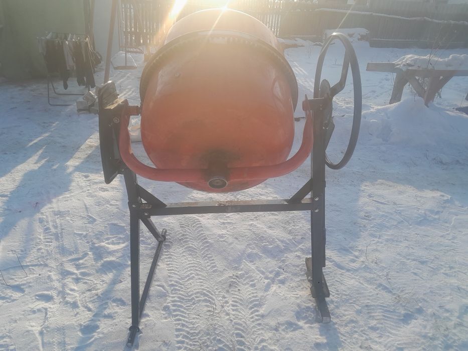 Продам бетономешалку