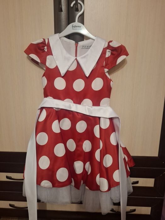 Продам платье для девочки