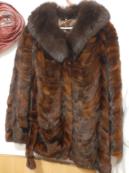 Vand haina blana naturala nurca noua preț fix