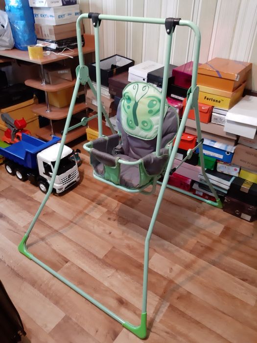 качеля детский очень удобный