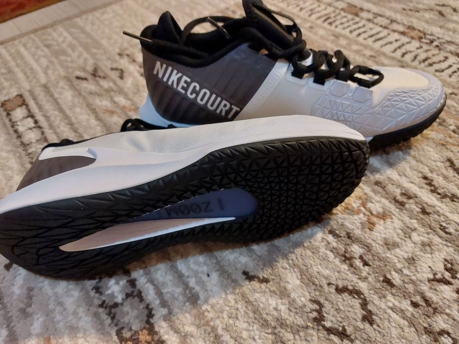 Adidași Nike Court Zoom