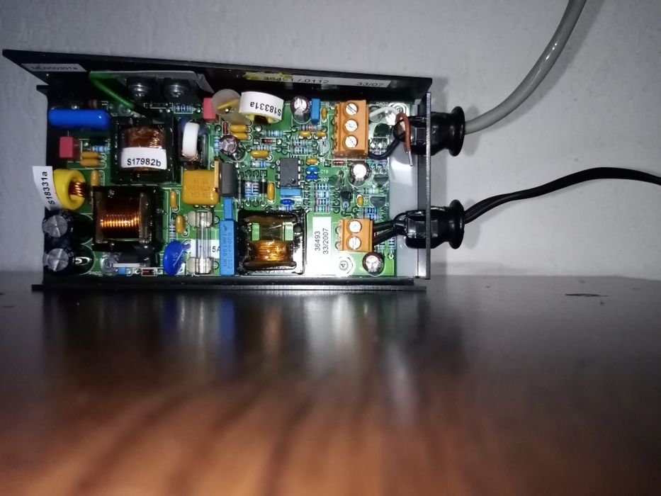 Vând DC/DC converter pentru aplicații medicale, auto și în avionică