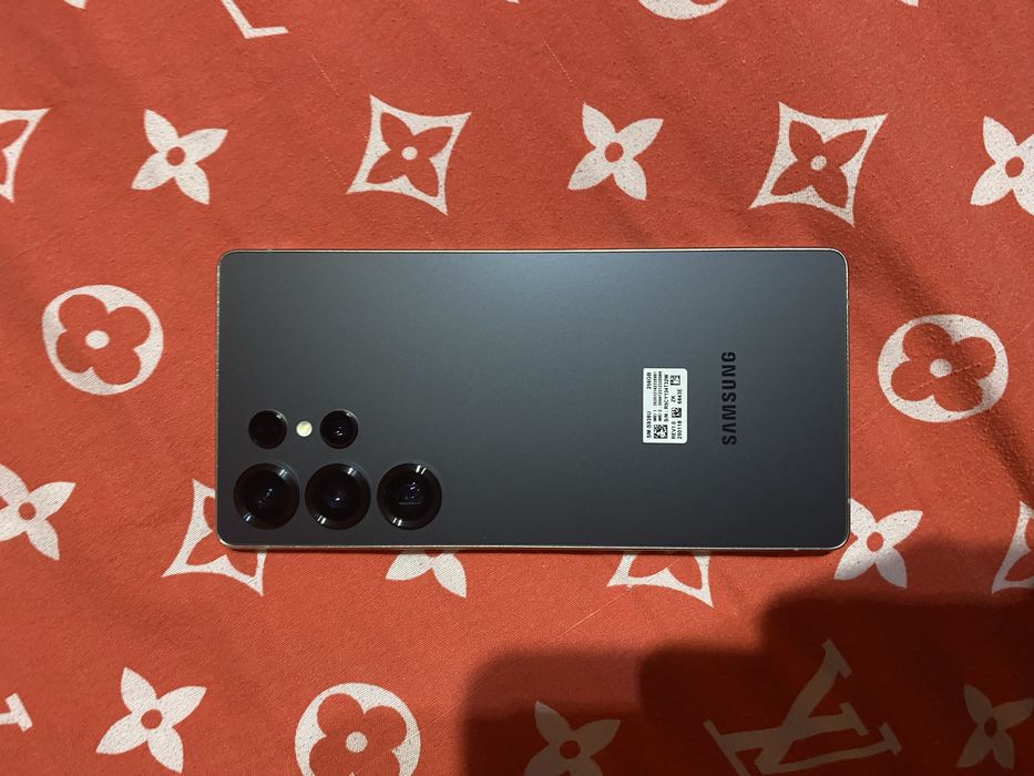 Samsung S25 Ultra 256GB Новый Срочно