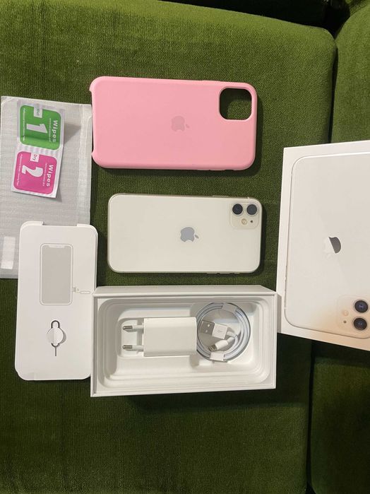 Iphone 11 128 gb бял white перфектен като нов