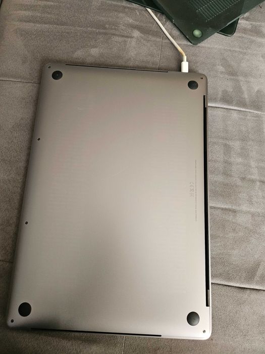 Macbook Pro 15" 2019 i9, 16gb 2400mhz DDR4 Dark Grey
