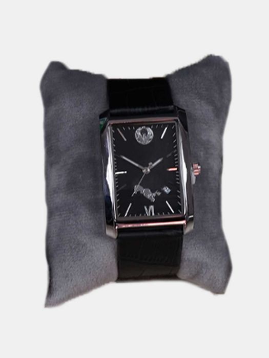 Erkaklar soati.  Gerb  va O'zbekiston xaritasi tushurilgan soat