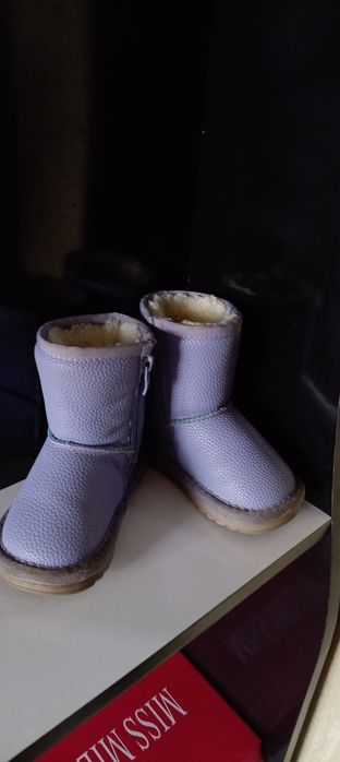 Продам сапоги для девочек