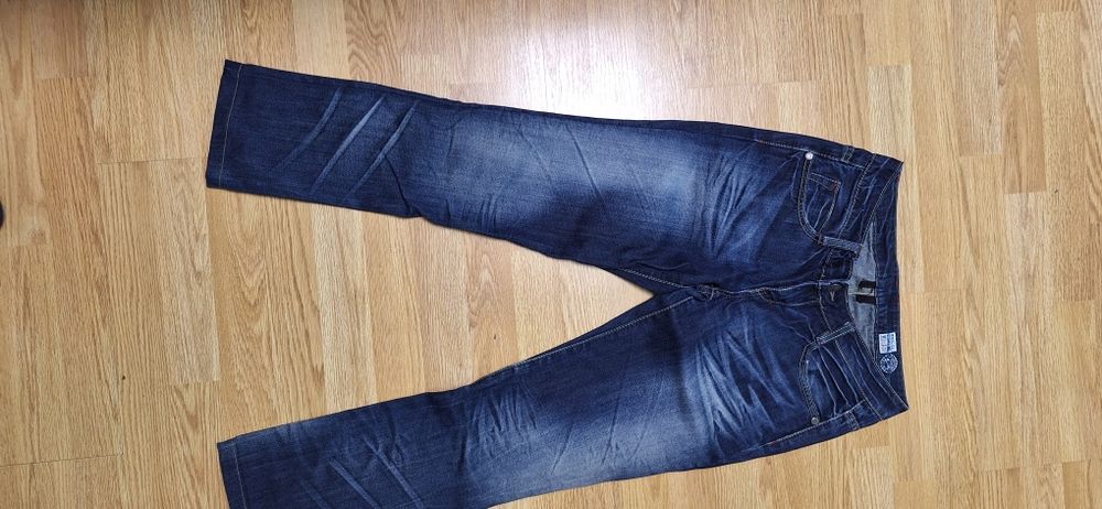 Дамски дънки, тъмносини цена 20 лв