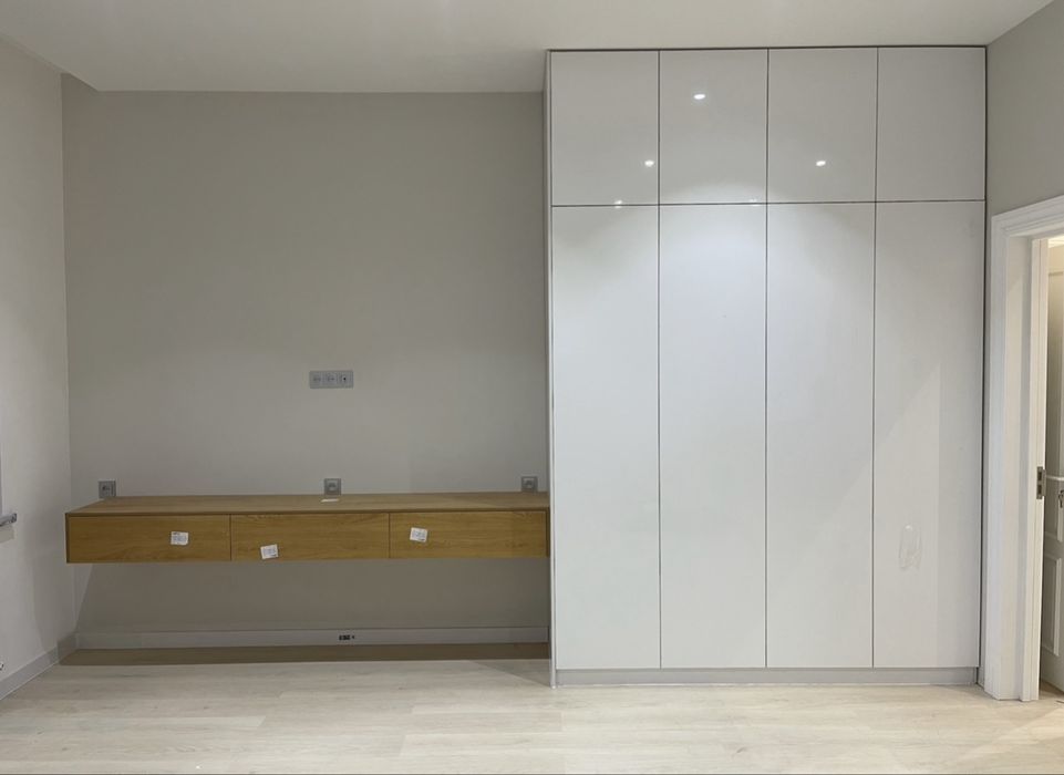 Корпусной работа всех мобильных услуг