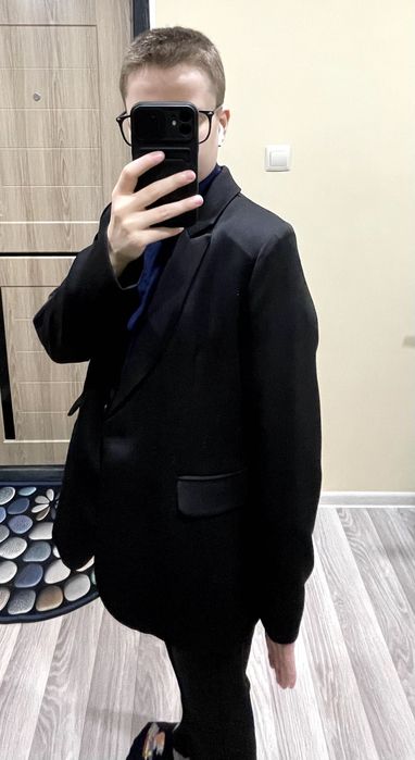 Продам черный женский пиджак