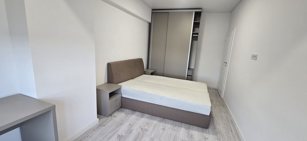Pers Fizică apartament 2 camere + parcare — fotografia 1