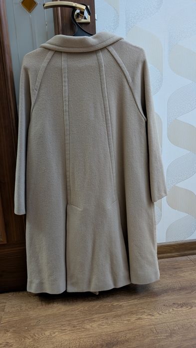 Продам демисезонное пальто