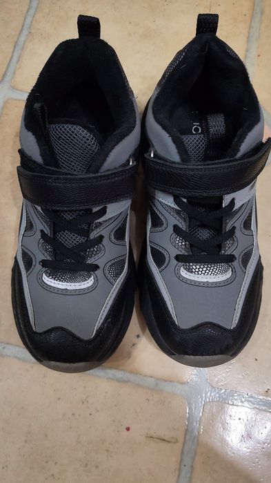 Продам детскую обувь