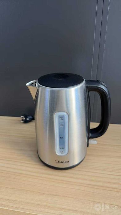 Электрический чайник Midea. Бесплатная доставка*