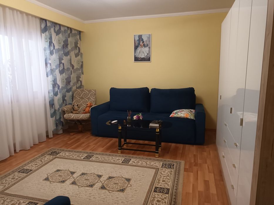 Proprietar,închiriez apartament 2 camere,etaj 1,ultracentral Deva
