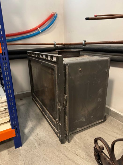 Камина за вграждане - Масивна и тежка - Горивна камера със скара