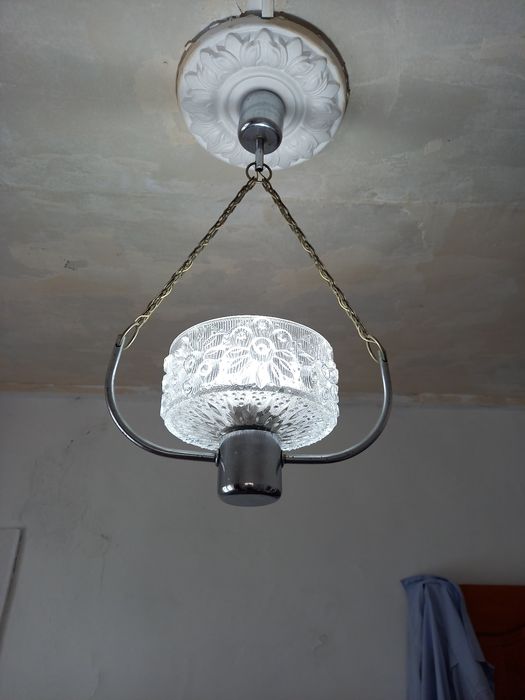 Продам Люстру для 1 лампочки