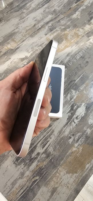 Продам IPhone 13