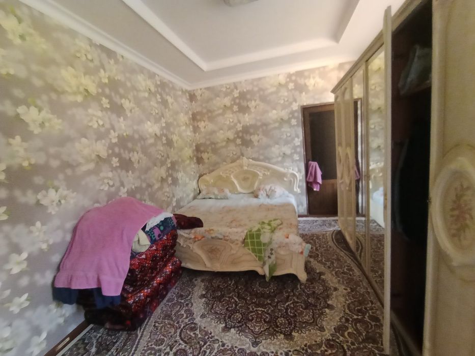 •Срочна сотилади  8 сотих, 4 xona, 2 sanuzel,2 ta kuhnya