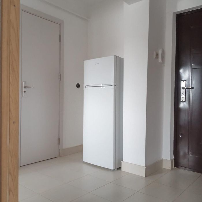Închiriez garsoniera