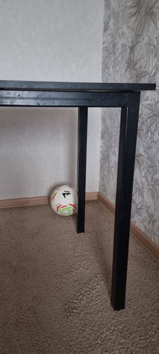 Продам стол кухонный