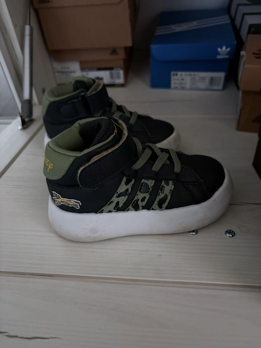 Детски маратонки адидас grand court 2.0